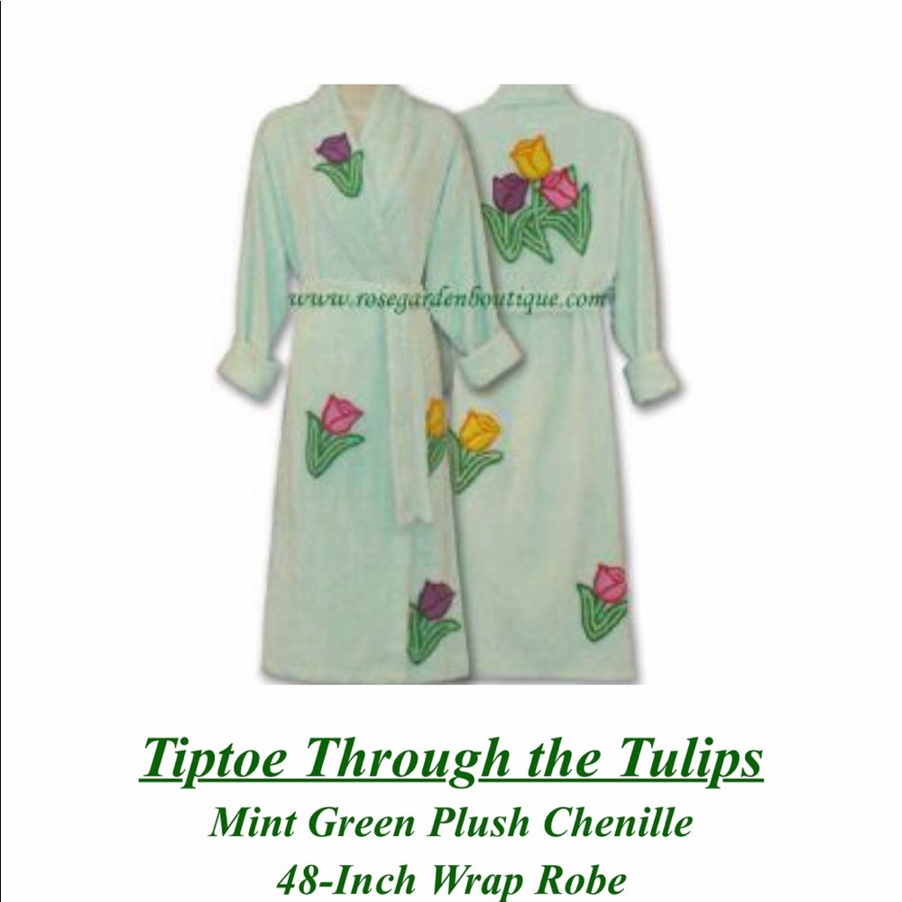 🌷Canyon Group, New With Tags…Med, Cotton/Polyester Chenille Bathrobe🌷